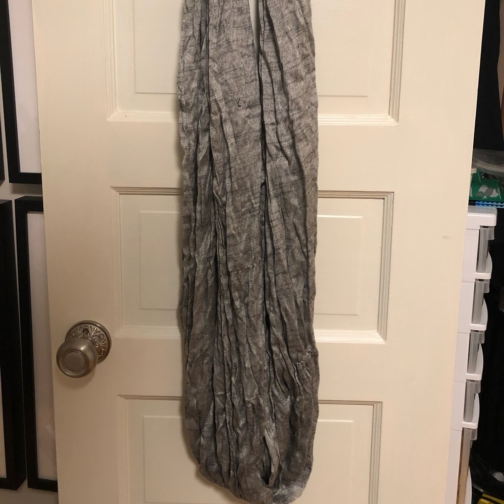H&M Unisex circle scarf